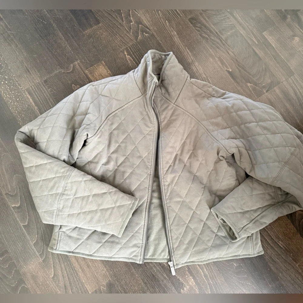 Lululemon Quilted Zip-Up Jacket - Picture 2 of 2